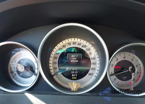 2013 Mercedes-Benz C 300 Luxury 4Matic/Sport 4Matic z USA, uszkodzony, nr VIN WDDGF8AB8DG047453